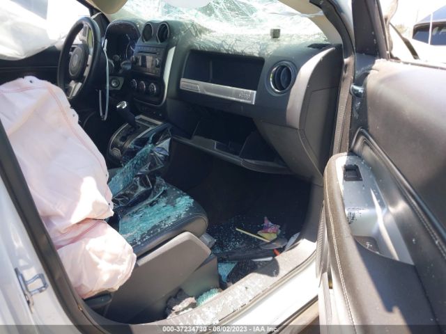 1C4NJCEAXGD692986 Jeep Compass Latitude