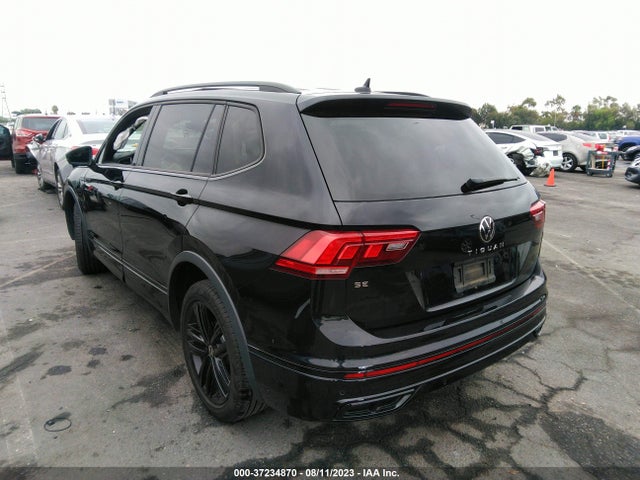 3VVCB7AX7NM054154 Volkswagen Tiguan Se R-line Black
