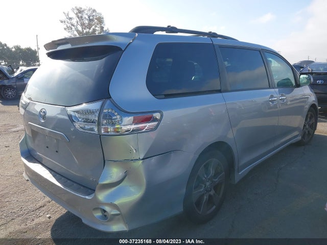 Toyota SIENNA SE 2020 5TDXZ3DC3LS058647 Image 4