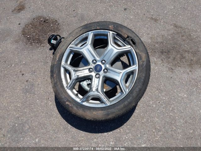 1FMCU0J92HUE48304 Ford Escape Titanium