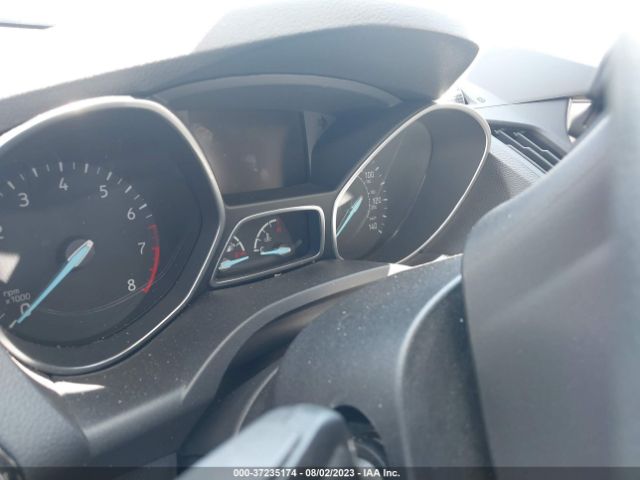 1FMCU0J92HUE48304 Ford Escape Titanium