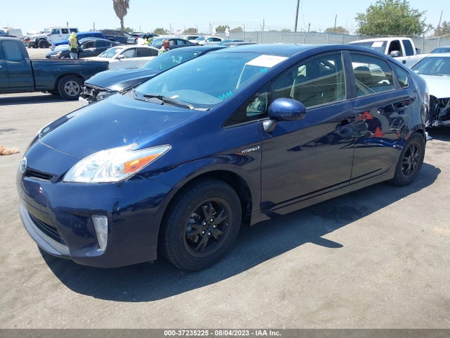 Toyota Prius Four 2015 JTDKN3DU0F0459126 Image 2