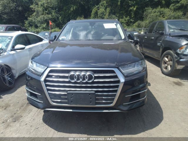 WA1LAAF74JD001063 Audi Q7 Premium Plus