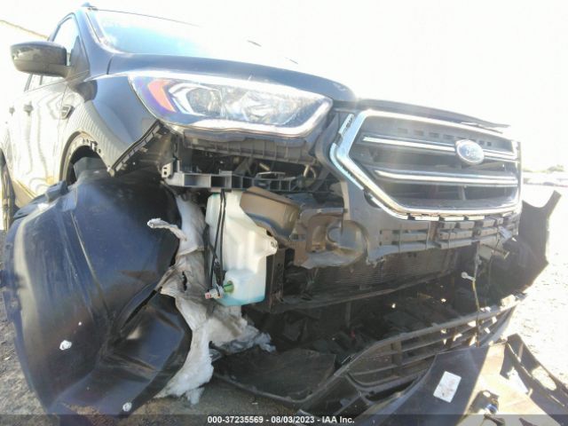 1FMCU0GD3HUF08845 Ford ESCAPE SE