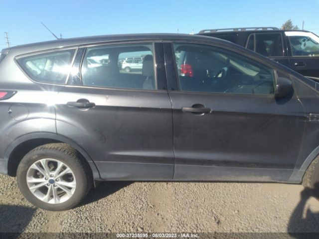 1FMCU0F7XHUC38847 Ford ESCAPE S