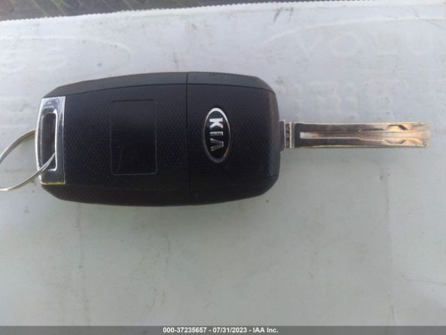 KNDJP3A52F7149621 KIA SOUL +