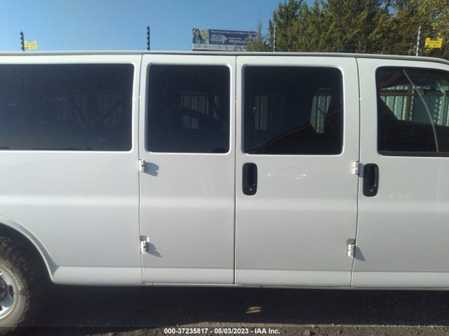 Chevrolet Express Passenger Lt 2016 1GAZGPFG9G1155997 Image 13