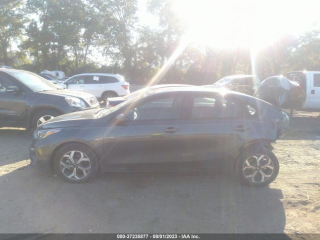 3KPF24ADXME318363 KIA Forte Lxs