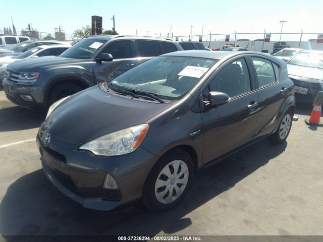 Toyota Prius C One/three/two/four 2014 JTDKDTB35E1557803 Image 2