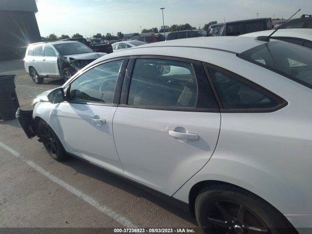 Ford FOCUS SE 2016 1FADP3F23GL365472 Image 14