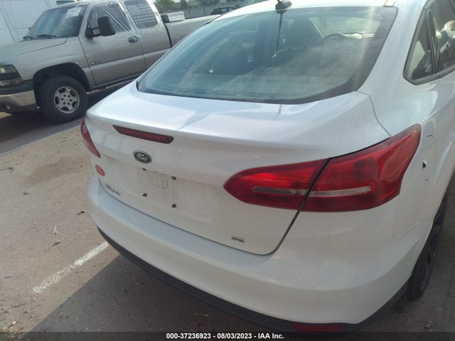 Ford FOCUS SE 2016 1FADP3F23GL365472 Image 16