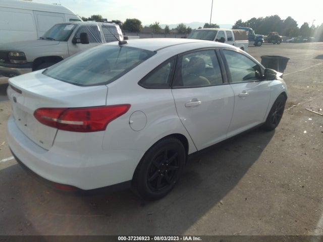 Ford FOCUS SE 2016 1FADP3F23GL365472 Image 4