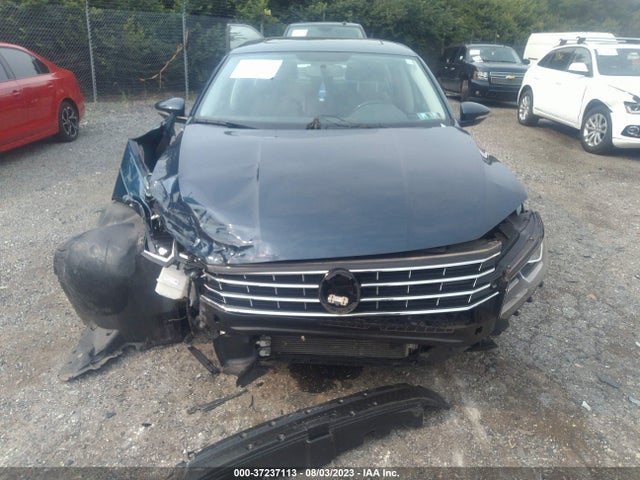 1VWLA7A36KC006153 Volkswagen Passat 2.0t Wolfsburg Edition