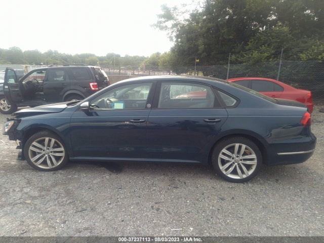 1VWLA7A36KC006153 Volkswagen Passat 2.0t Wolfsburg Edition