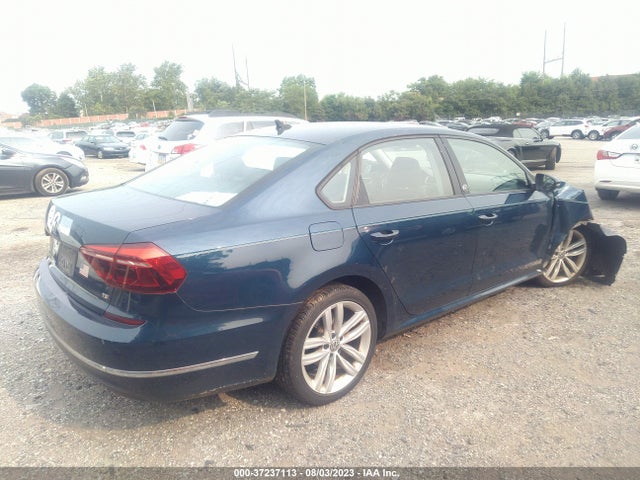 1VWLA7A36KC006153 Volkswagen Passat 2.0t Wolfsburg Edition