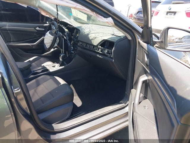 3VW7M7BU2NM003012 Volkswagen JETTA SE