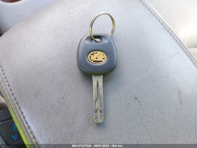 2003 LEXUS ES 300 VIN: JTHBF30G136017833