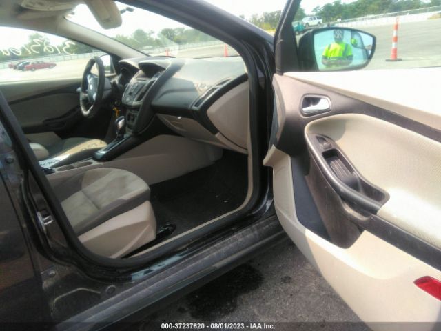 1FADP3K29EL144929 Ford FOCUS SE
