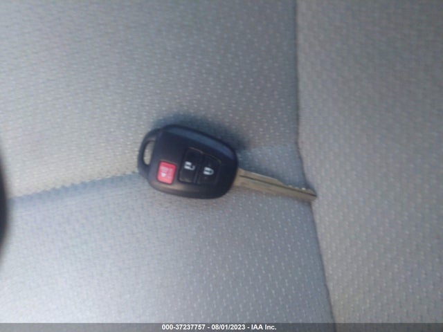 Toyota Prius C One/three/two/four 2014 JTDKDTB33E1065965 Image 3