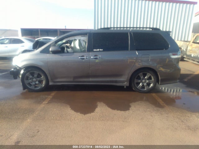 Toyota SIENNA SE 2017 5TDXZ3DC5HS887615 Image 7
