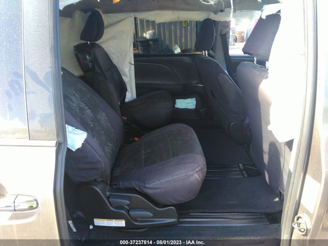 Toyota SIENNA SE 2017 5TDXZ3DC5HS887615 Image 15