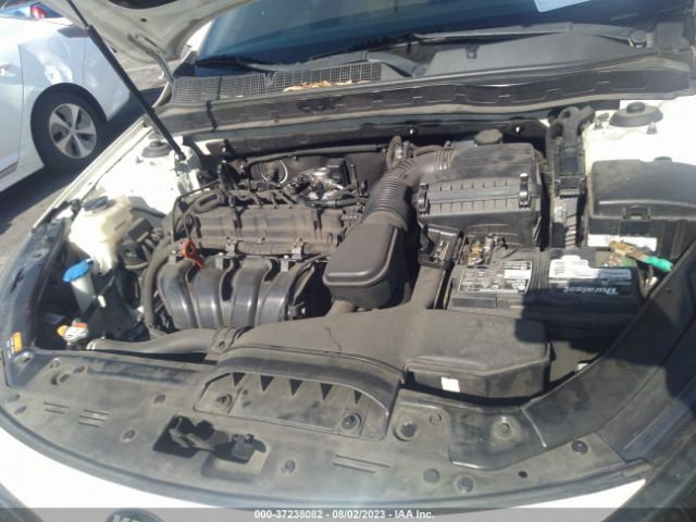 KNAGM4A71F5646744 KIA Optima Lx
