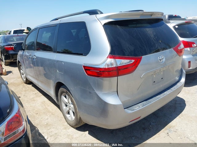 Toyota SIENNA LE 2017 5TDKZ3DC3HS878681 Image 9