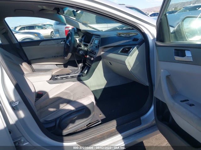 2015 HYUNDAI SONATA 2.4L SE VIN: 5NPE24AF4FH042256