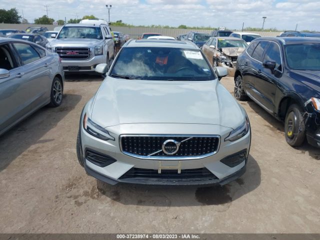 YV4102WK9L1047662 Volvo V60 CROSS COUNTRY
