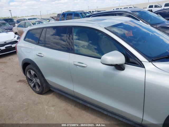 YV4102WK9L1047662 Volvo V60 CROSS COUNTRY