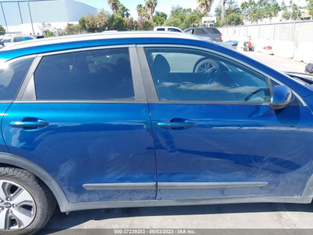 KNDCB3LC8H5094593 KIA NIRO LX