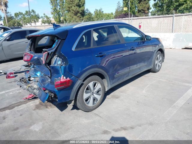 KNDCB3LC8H5094593 KIA NIRO LX