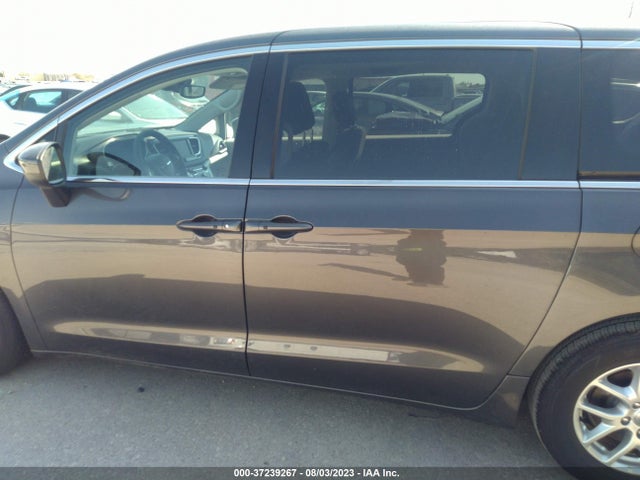 2C4RC1CG9PR533977 Chrysler Voyager Lx