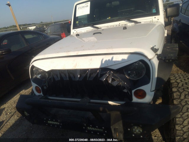 2012 JEEP WRANGLER UNLIMITED SAHARA VIN: 1C4BJWEG9CL137164