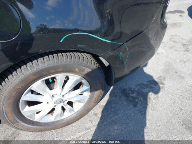 KNDMB5C19F6026437 KIA SEDONA LX