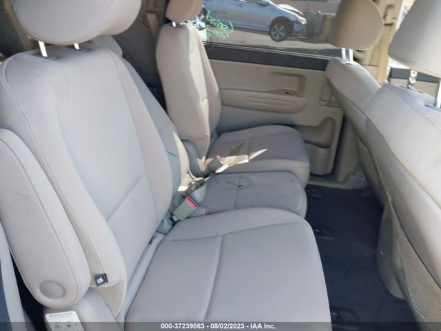 KNDMB5C19F6026437 KIA SEDONA LX