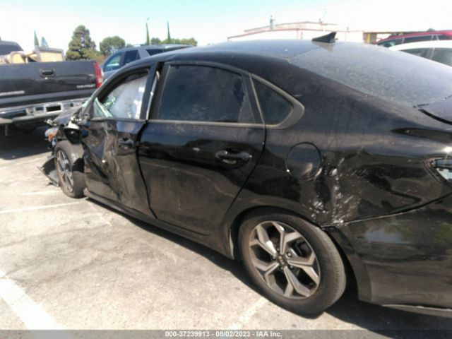 3KPF24AD1ME341837 KIA Forte Lxs