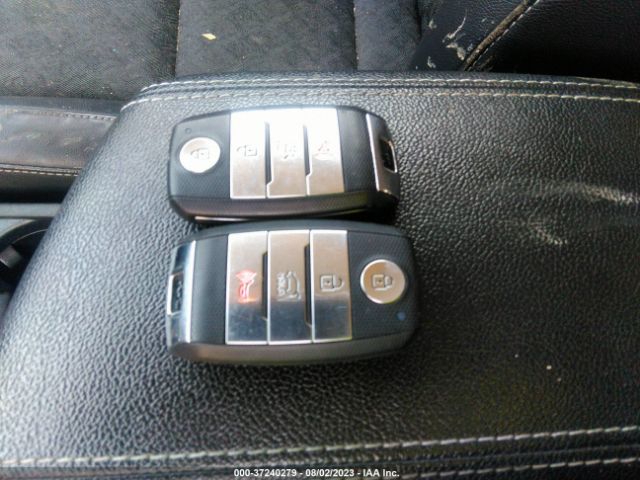 KNDCC3LC9J5133789 KIA NIRO EX