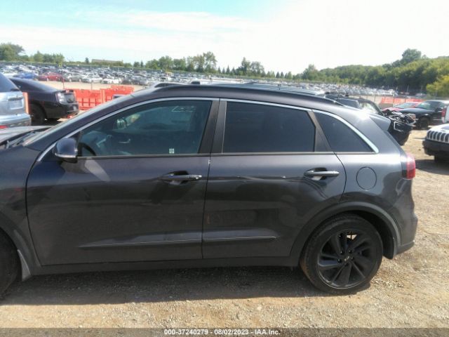 KNDCC3LC9J5133789 KIA NIRO EX