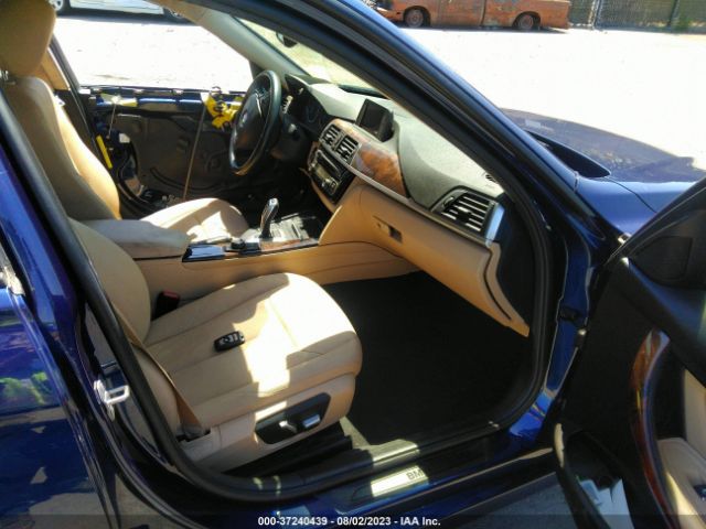 WBA8A9C3XHK864741 BMW 3 Series 320i