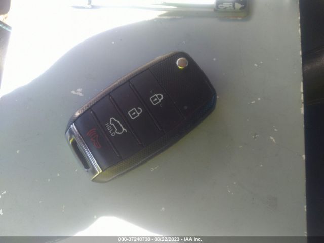 KNDPMCAC2H7222832 KIA Sportage Lx
