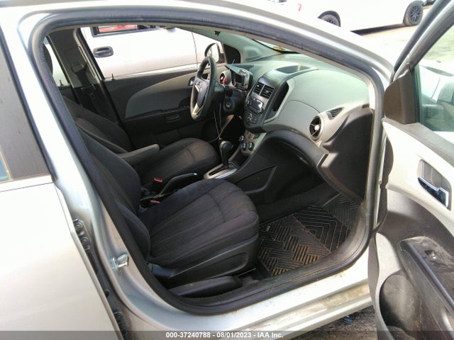 Chevrolet SONIC LT 2014 1G1JC5SH9E4175108 Image 6