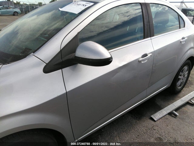 Chevrolet SONIC LT 2014 1G1JC5SH9E4175108 Image 7