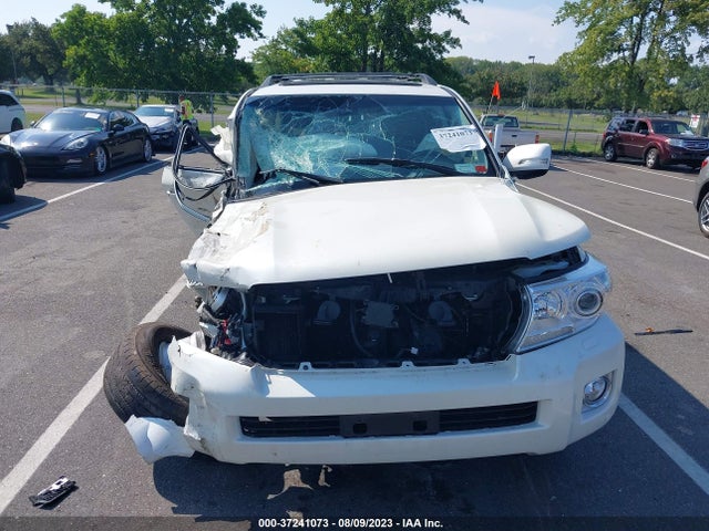 2015 Toyota Land Cruiser, VIN: JTMHY7AJ3F4030493