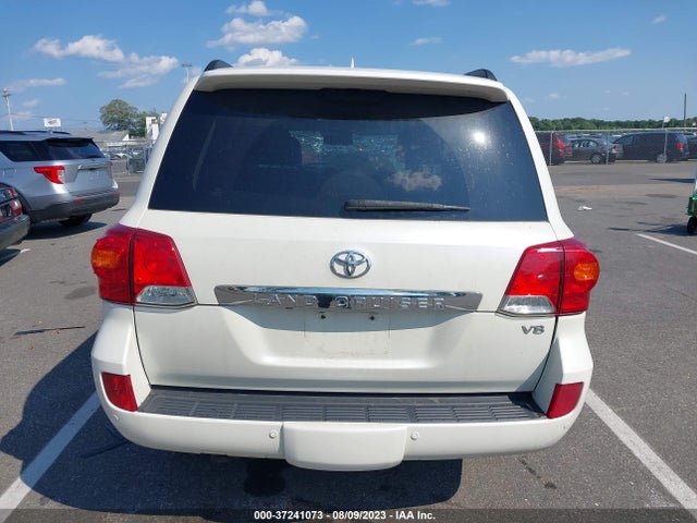 2015 Toyota Land Cruiser, VIN: JTMHY7AJ3F4030493