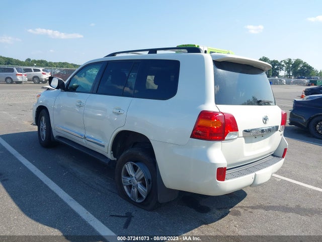 2015 Toyota Land Cruiser, VIN: JTMHY7AJ3F4030493