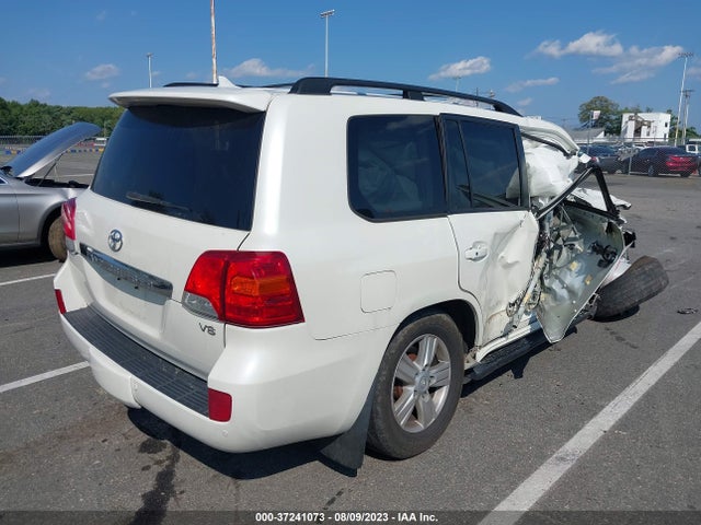2015 Toyota Land Cruiser, VIN: JTMHY7AJ3F4030493