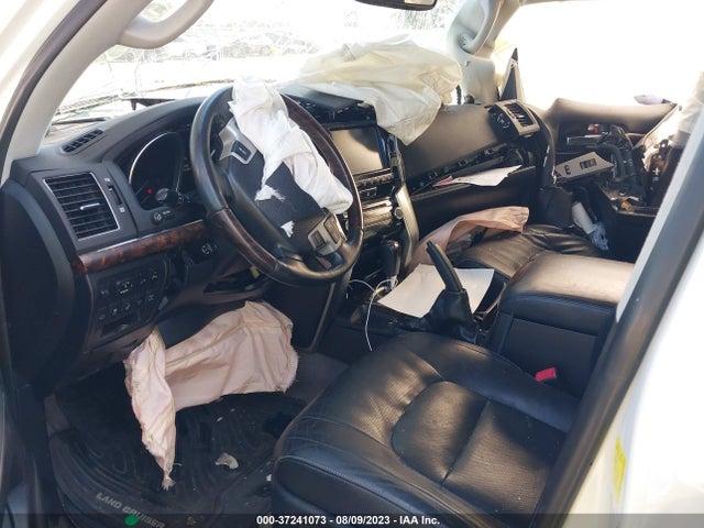 2015 Toyota Land Cruiser, VIN: JTMHY7AJ3F4030493