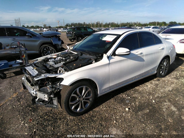55SWF4JB3GU163008 Mercedes-Benz C-class C 300