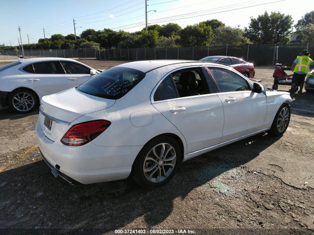 55SWF4JB3GU163008 Mercedes-Benz C-class C 300